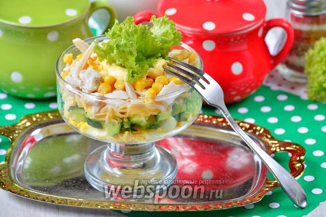 Фото Салат с кальмарами и кукурузой