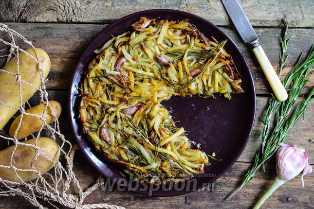 Фото Рести из картофеля с розмарином и молодым чесноком