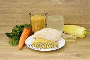 Для приготовления овощного супа с пастой орзо возьмём отварную куриную грудку, бульон куриный, пасту орзо, кукурузу маринованную в початках, перец сладкий, морковь, зелень, масло подсолнечное, соль и перец по вкусу.