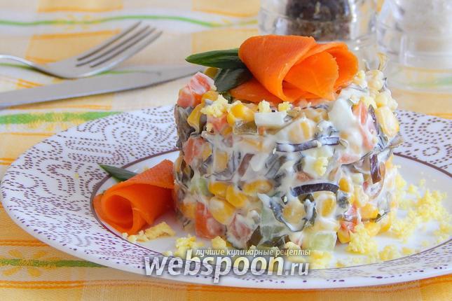 Фото Салат с ламинарией, морковью, огурцом и кукурузой