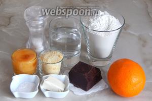 Шоколадную лапшу с апельсинами мы будем готовить из таких продуктов, как: апельсины свежие, горький шоколад, мука пшеничная, мёд натуральный, вода, щепотка соли, сахар (я взяла апельсиновый, но можно и простой сахар-песок), масло сливочное, сахарная пудра для посыпки.