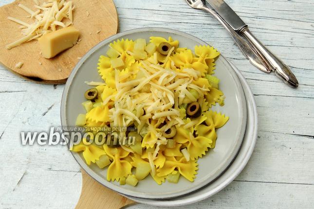 Фото Фарфалле с кольраби и сыром
