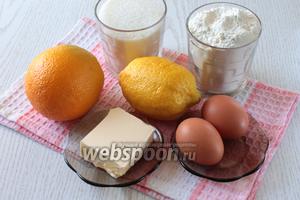 Для приготовления пирога нам понадобятся яйца куриные, мука пшеничная, масло сливочное, вода, сахар, апельсины, лимон и пудинг (в пачке 37 г).