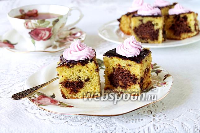 Фото Кекс с шоколадными дырками