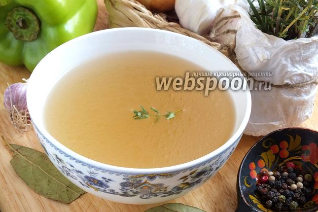 Фото Лёгкий бульон из куриных шеек