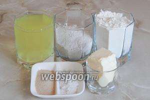 Для приготовления шотландских булочек на сыворотке нам нужны такие продукты, как: сыворотка, мука пшеничная и ржаная (в оригинале цельнозерновая), масло сливочное, соль и дрожжи сухие активные.