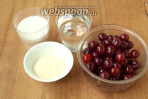 Для приготовления мусса нам понадобятся такие продукты: свежая вишня, сахар, манная крупа и вода.