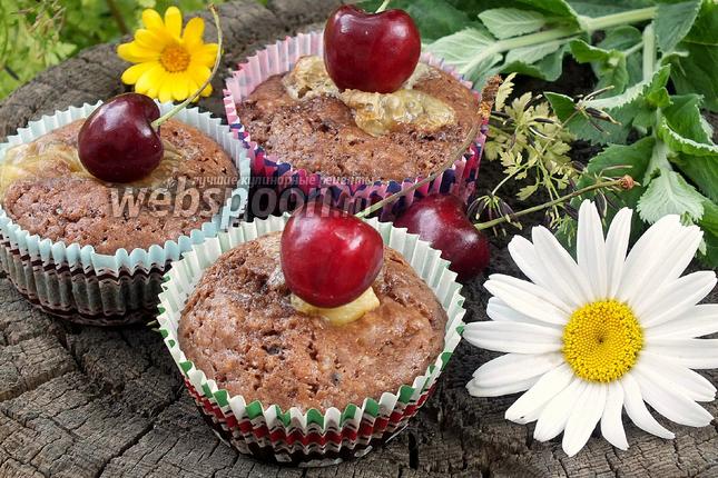 Фото Шоколадные маффины с сыром бри