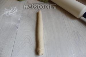 И сворачиваем в рулетик.