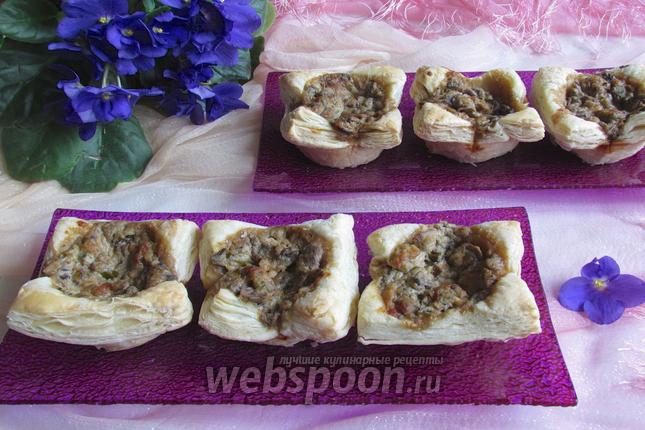 Фото Закусочные слойки с грибной начинкой