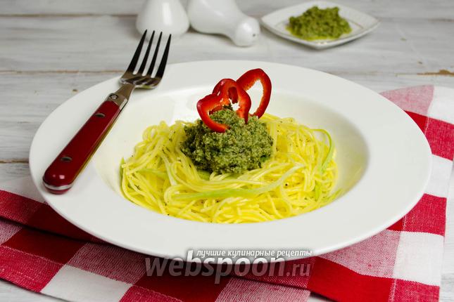 Фото Паста с соусом из шпината