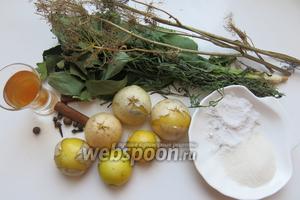 Берём Физалис, зелень (листья вишни, смородины), тархун, хрен, душистый перец, гвоздика, палочки корицы, уксус.