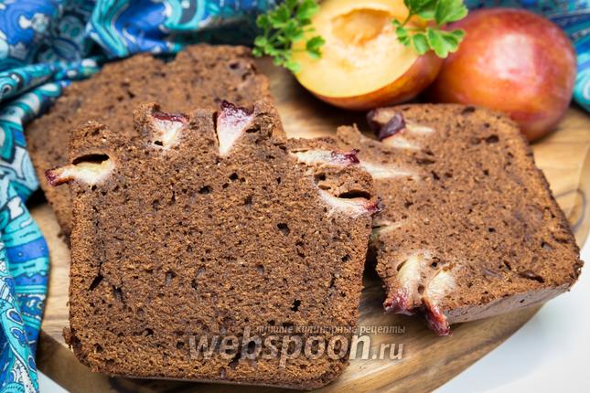 Фото Шоколадно-миндальный кекс со сливами
