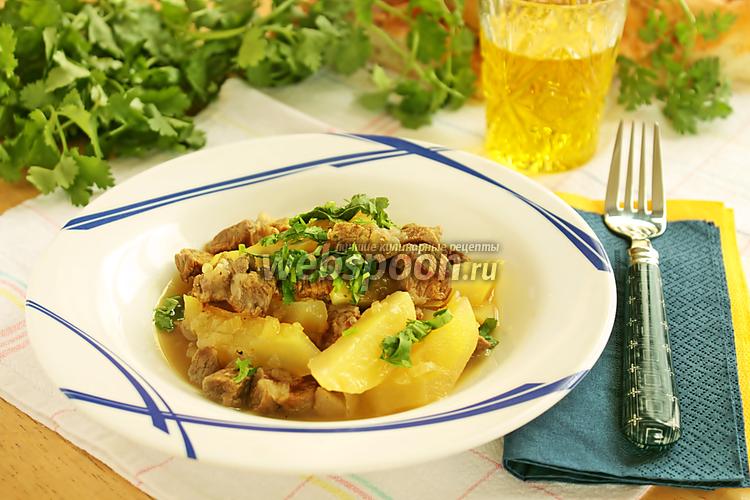 Фото Кусочки баранины с лучком и картофелем