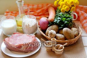 Для приготовления блюда нам понадобится мясо (свинина), картофель, лук, морковь, специи. Для приготовления нудлей нужен кефир, мука, зелень, чеснок, соль, масло растительное и 1/4 ч. л. соды.