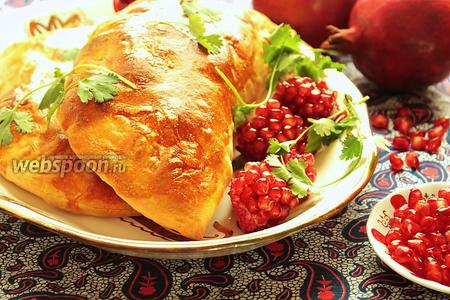 Фото рецепта Кутабы в духовке с гранатовыми зёрнами