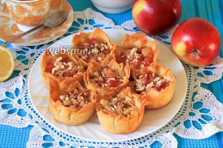 Фото рецепта Корзиночки из теста фило с яблоками