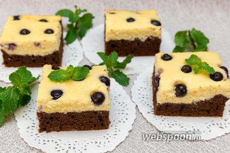 Фото рецепта Шоколадный пирог с творожным муссом