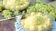 Фото рецепта Заварной крем с соцветиями бузины