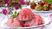 Фото рецепта Сливочное клубничное мороженое