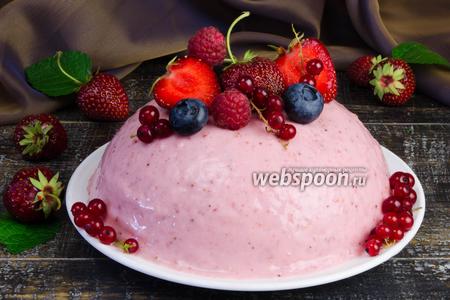Фото рецепта Торт-мусс клубничный на основе йогурта
