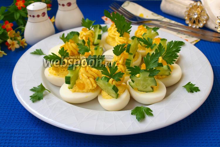 Фото Яйца фаршированные сыром фета