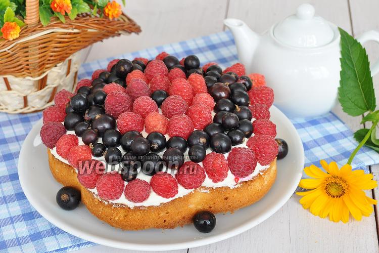 Фото Миндальный пирог с ягодами