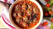 Фото рецепта Тефтели с фасолью в томатном соусе