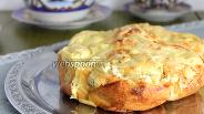 Фото рецепта Закусочный пирог из слоёного теста и сыра