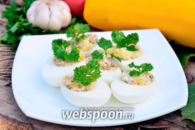 Фото Яйца фаршированные печёнкой и кукурузой