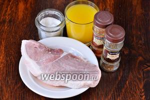 Для приготовления «Мясной лапши» запечённой в апельсиновом соке вам понадобится базилик, перец красный молотый, сок апельсиновый, соль и мясо свиное.