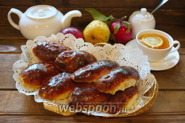 Фото Пирожки дрожжевые с яблоком и грушей