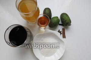 Фейхоа 9-10 штук, 1,5 стакана сока, 1 рюмка коньяка, вино, общий литраж 290-300 мл, ваниль (кусочек палочки), палочка корицы, гвоздика несколько бутонов, бадьян, 1/2 лимона (цедра), 1/4 стакана сахара.