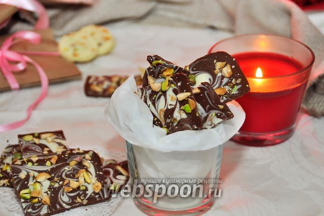 Фото Двойной шоколад с миндалём и фисташками