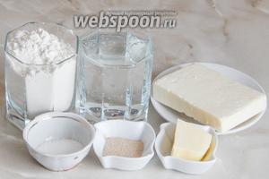 Готовить этот хлебушек мы будем из таких продуктов, как: мука пшеничная, брынза, вода сильногазированная (можете взять минералку, но тогда соль сокращаем до минимума), сахар, масло сливочное, дрожжи сухие активные.