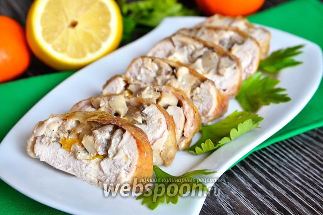 Фото Рулет куриный с вешенками и мандаринами