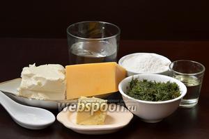 Для приготовления кутабов с сыром нам понадобится Фетакса, твёрдый сыр, вода, мука, подсолнечное масло, сливочное масло, соль, укроп (по желанию).