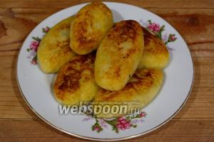 Первая сторона зразы, коснувшаяся горячей сковороды будем самая красивая, если в сковороде достаточно растительного масла для образования румяной корочки. Вот наши зразы и готовы.
