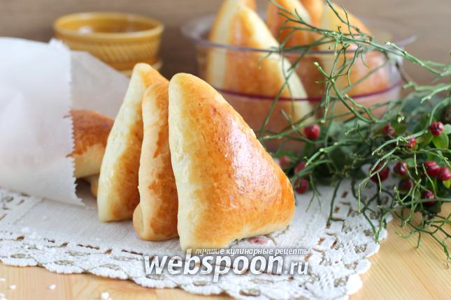 Фото Пирожки из теста на майонезе с жареными яблоками