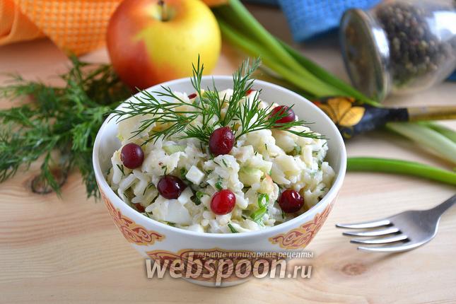 Фото Салат с треской, рисом и зелёным луком