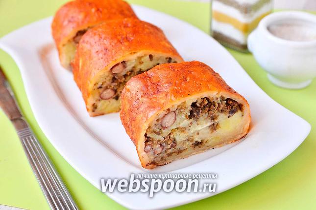 Фото Рулет с печёнкой, фасолью и картофелем