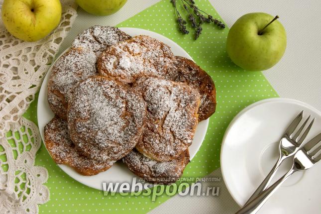 Фото Творожные лепёшки с яблоками и морковью
