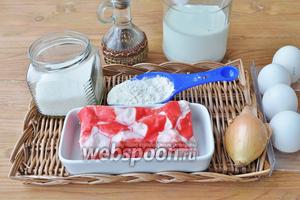 Для блинчиков приготовим молоко, яйца, муку, соль сахар, масло растительное, мясо крабовое, лук репчатый, соль перец.