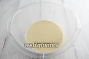 Тесто готово. Оставить его минут на 15 отдохнуть. 1/4 часть теста для рисунка на блинах отлить в отдельную посуду.