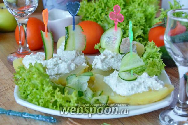 Фото Картофельные лодочки с крабовыми палочками и творогом