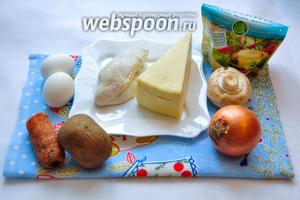 Подготовим продукты для салата: отварим картофель, морковь, яйца и куриное филе до готовности.