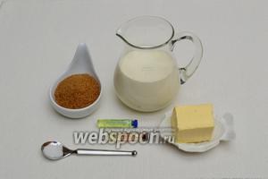 Для приготовления соуса нам понадобится сливочное несолёное масло, коричневый сахар, жирные сливки, соль и экстракт ванили. Я добавляю ещё и экстракт рома, но это необязательно, на ваше усмотрение.