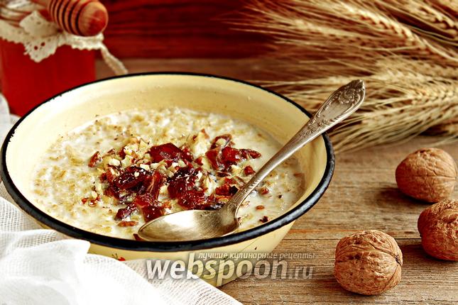 Фото Овсяная каша с финиками и орехами (постная)