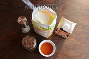 Для нежной, сливочной манной каши, потребуется семолина или наша манка, сливки, соль. Для подачи — кленовый сироп или сахар (мёд, лучше не добавлять), семена или орешки (лучше миндаль или кешью).