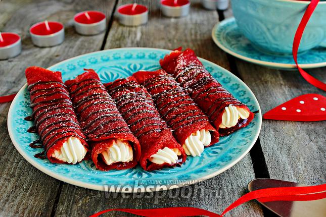 Фото Блинчики «Red Velvet» с маскарпоне и малиной